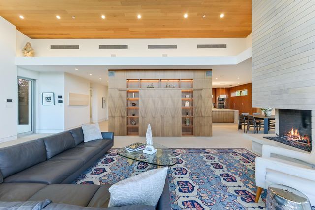 16 Sundown PKWY, Austin, TX 78746