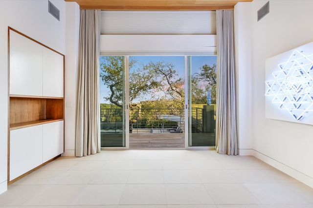 16 Sundown PKWY, Austin, TX 78746