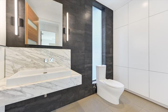 16 Sundown PKWY, Austin, TX 78746