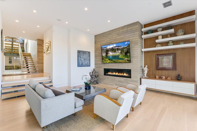 16 Sundown PKWY, Austin, TX 78746