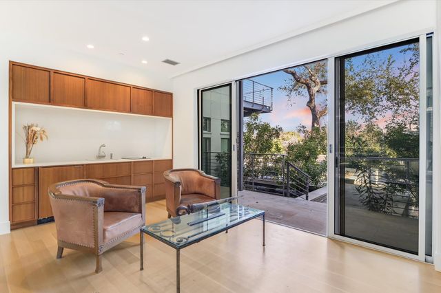 16 Sundown PKWY, Austin, TX 78746