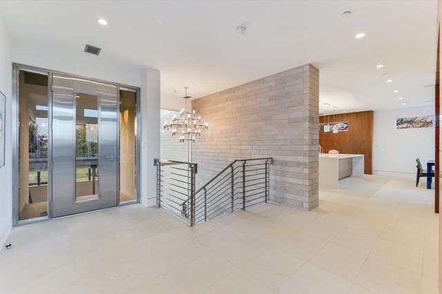 16 Sundown PKWY, Austin, TX 78746