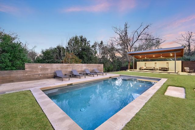 16 Sundown PKWY, Austin, TX 78746