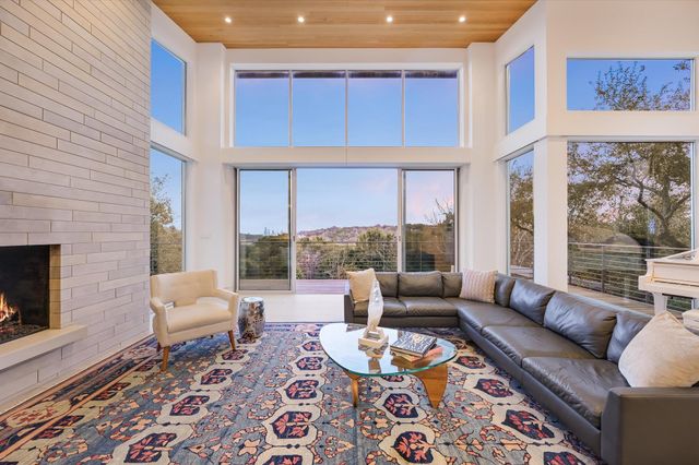 16 Sundown PKWY, Austin, TX 78746