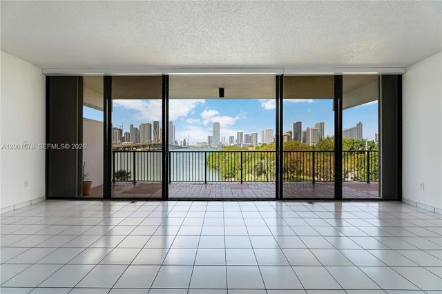 1000 Venetian Way 408, Miami, FL 33139