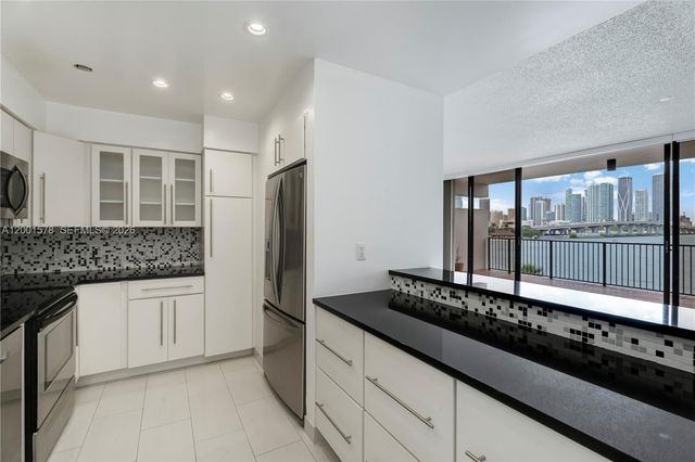 1000 Venetian Way 408, Miami, FL 33139