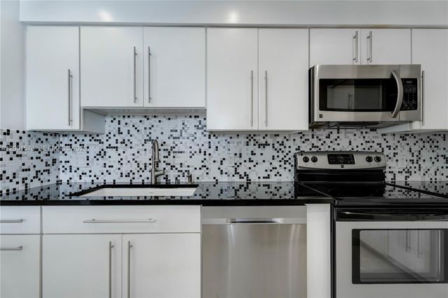 1000 Venetian Way 408, Miami, FL 33139