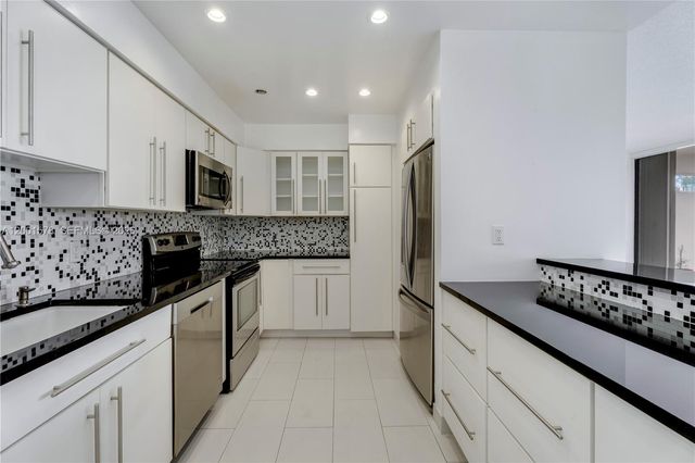 1000 Venetian Way 408, Miami, FL 33139