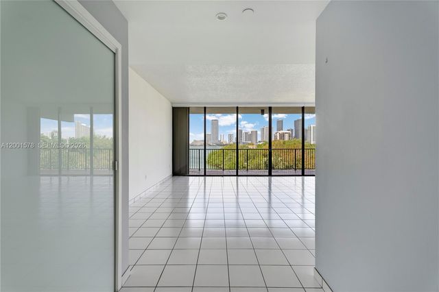 1000 Venetian Way 408, Miami, FL 33139