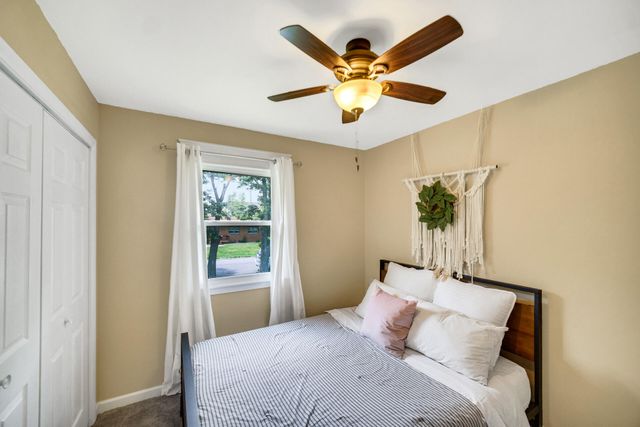 9 Hickory Drive, Hobart, IN 46342