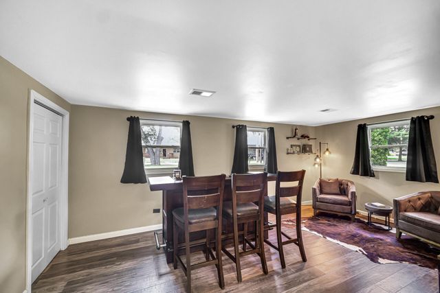 9 Hickory Drive, Hobart, IN 46342