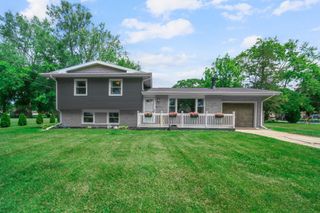 9 Hickory Drive, Hobart, IN 46342
