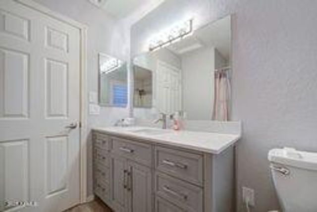 11001 W YUKON Drive, Peoria, AZ 85373