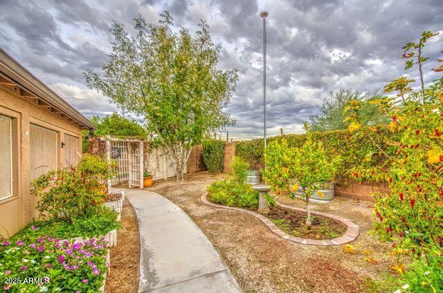 11001 W YUKON Drive, Peoria, AZ 85373