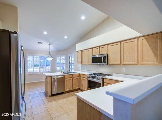 11001 W YUKON Drive, Peoria, AZ 85373