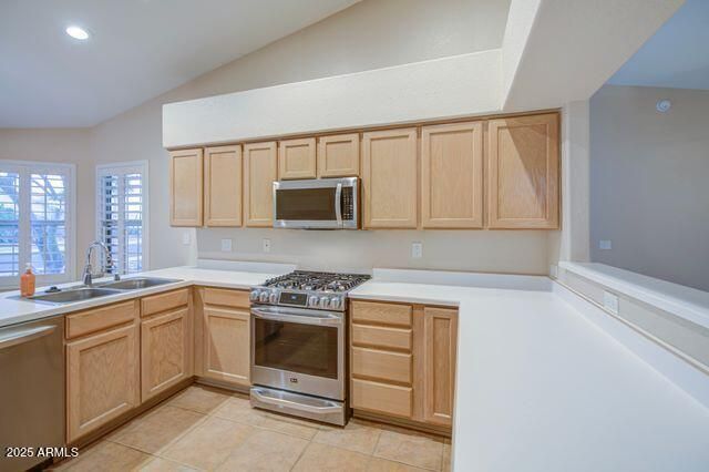 11001 W YUKON Drive, Peoria, AZ 85373