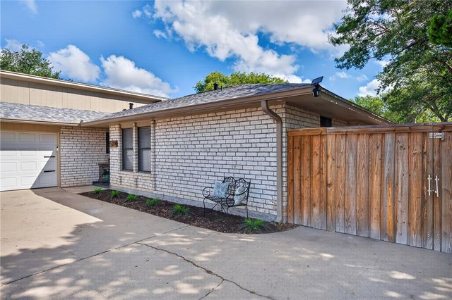 6214 Michaux Dr, Corpus Christi, TX 78414