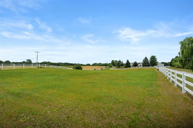 38347 Co Rd 374, Paw Paw, MI 49079