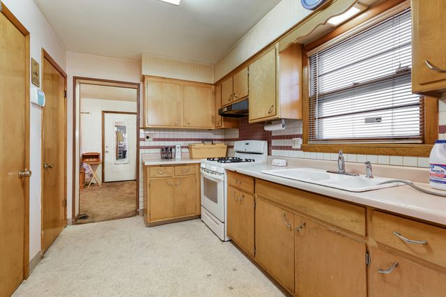 1128 Circle Avenue, Forest Park, IL 60130