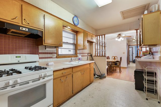 1128 Circle Avenue, Forest Park, IL 60130