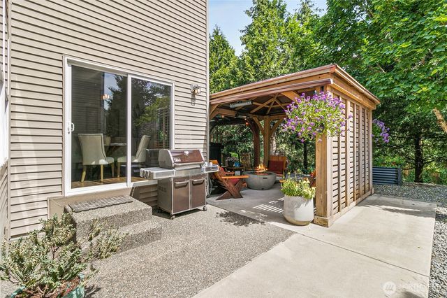 24106 236 Avenue SE, Maple Valley, WA 98038