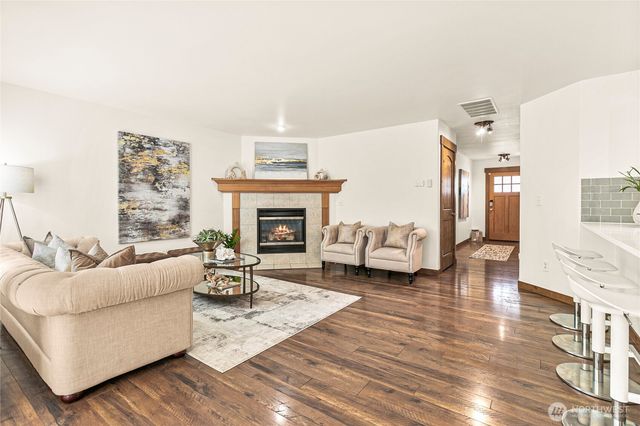 24106 236 Avenue SE, Maple Valley, WA 98038