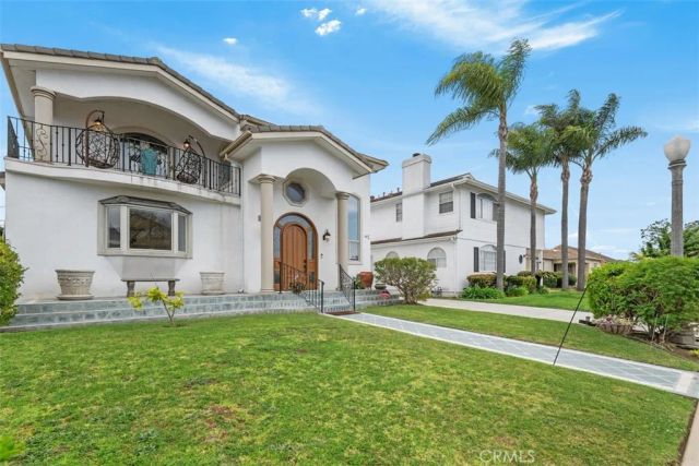 7822 Truxton, Los Angeles, CA 90045