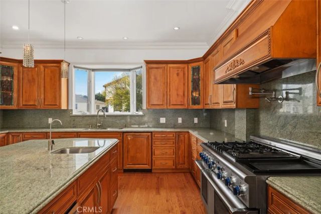 7822 Truxton, Los Angeles, CA 90045