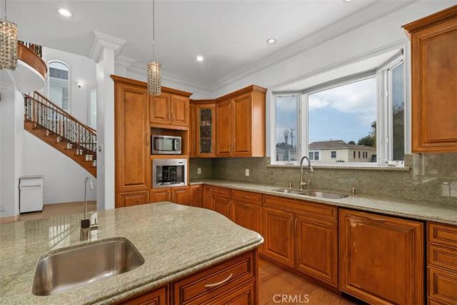 7822 Truxton, Los Angeles, CA 90045