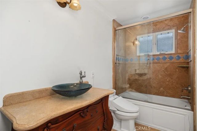 7822 Truxton, Los Angeles, CA 90045