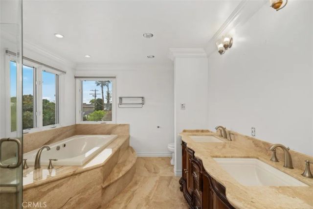7822 Truxton, Los Angeles, CA 90045