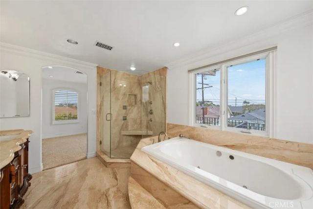 7822 Truxton, Los Angeles, CA 90045
