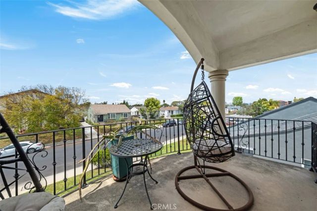 7822 Truxton, Los Angeles, CA 90045