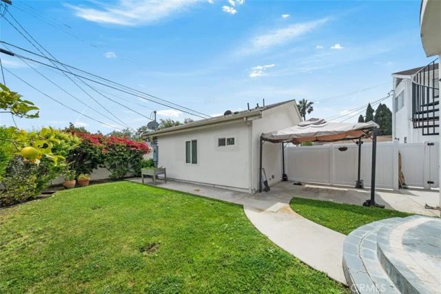 7822 Truxton, Los Angeles, CA 90045