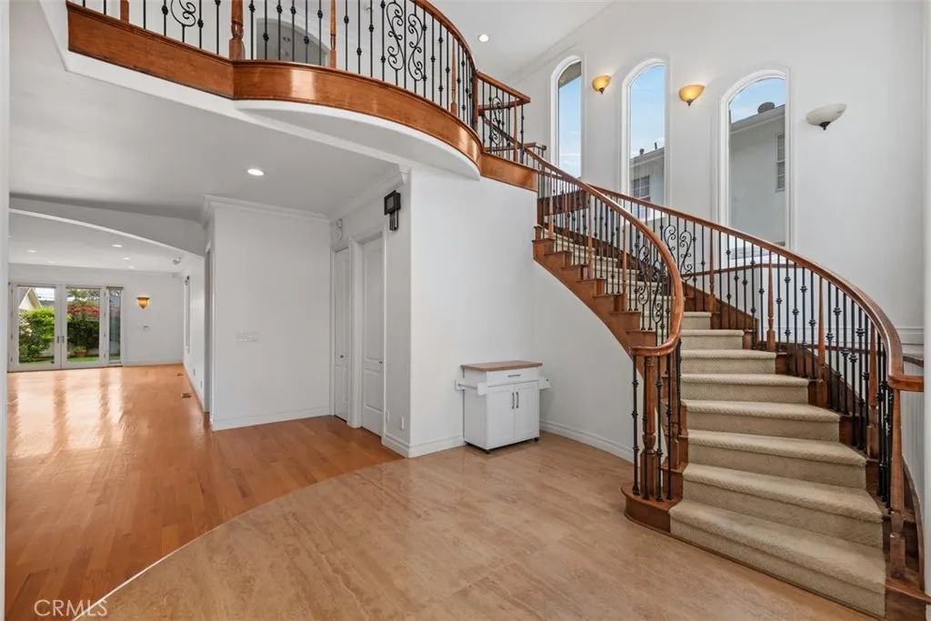 7822 Truxton, Los Angeles, CA 90045