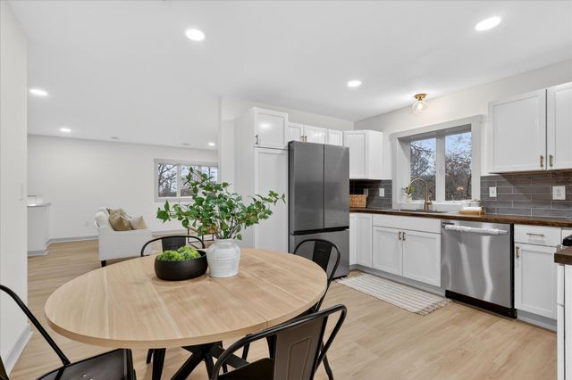 9780 Courtland Drive NE, Rockford, MI 49341