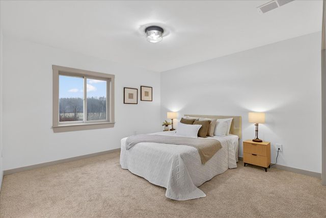 9780 Courtland Drive NE, Rockford, MI 49341