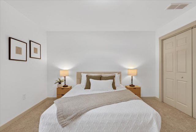 9780 Courtland Drive NE, Rockford, MI 49341