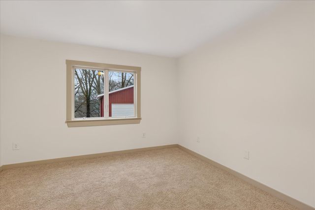 9780 Courtland Drive NE, Rockford, MI 49341