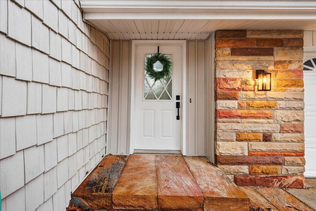 9780 Courtland Drive NE, Rockford, MI 49341