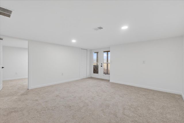 9780 Courtland Drive NE, Rockford, MI 49341