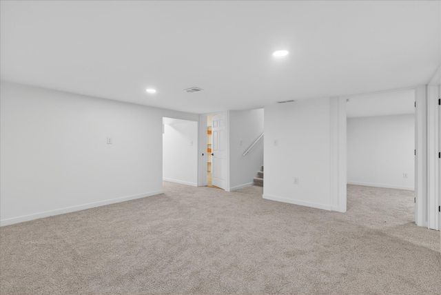 9780 Courtland Drive NE, Rockford, MI 49341