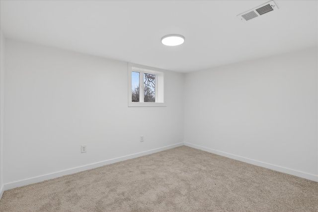 9780 Courtland Drive NE, Rockford, MI 49341