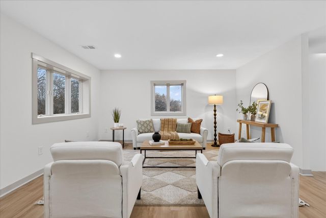 9780 Courtland Drive NE, Rockford, MI 49341