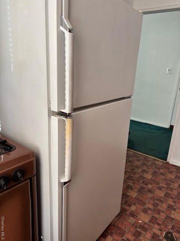 20910 41st Ave Apt 2E, New York City, NY 11361