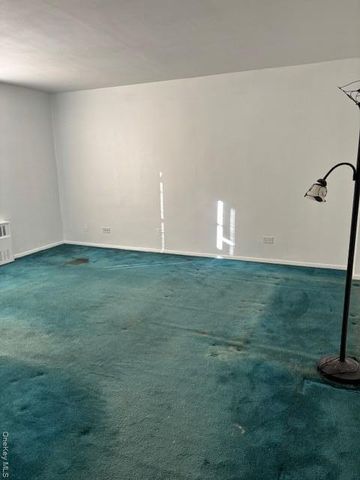 20910 41st Ave Apt 2E, New York City, NY 11361