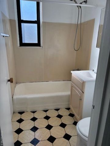 20910 41st Ave Apt 2E, New York City, NY 11361