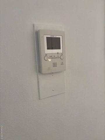 20910 41st Ave Apt 2E, New York City, NY 11361