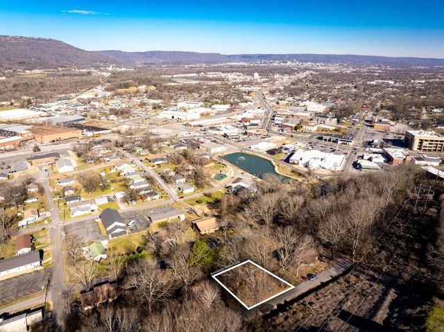301 Dempsey Lane, Rossville, GA 30741