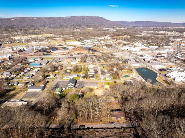 301 Dempsey Lane, Rossville, GA 30741